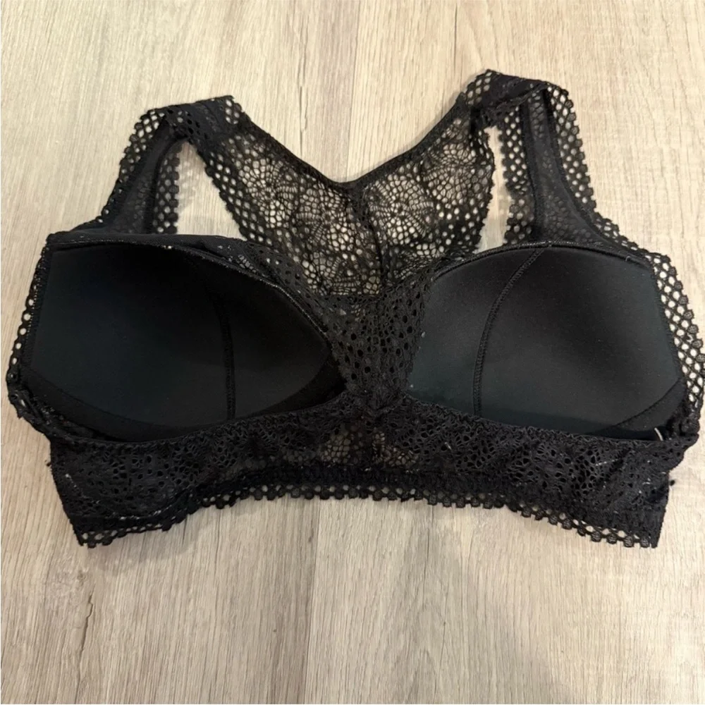 ⭐️ Victoria’s Secret Black Lace Bralette